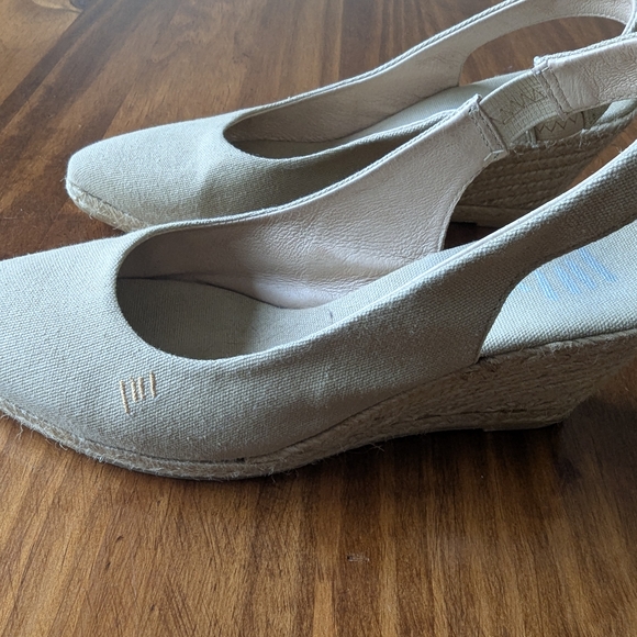 Viscata Size 7 Women's Cream Espadrille Shoes Like New - Picture 3 of 6